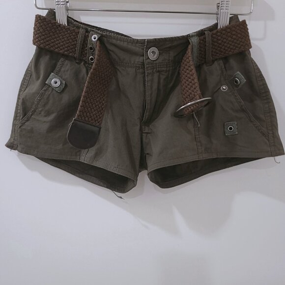 Reworked Cargo Low Waisted Micro Shorts Comes with Belt - Picture 5 of 8